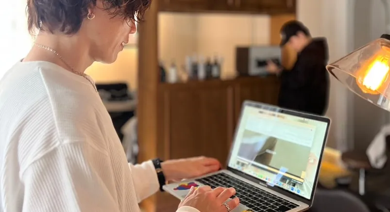 働く姿がリアルに伝わる。