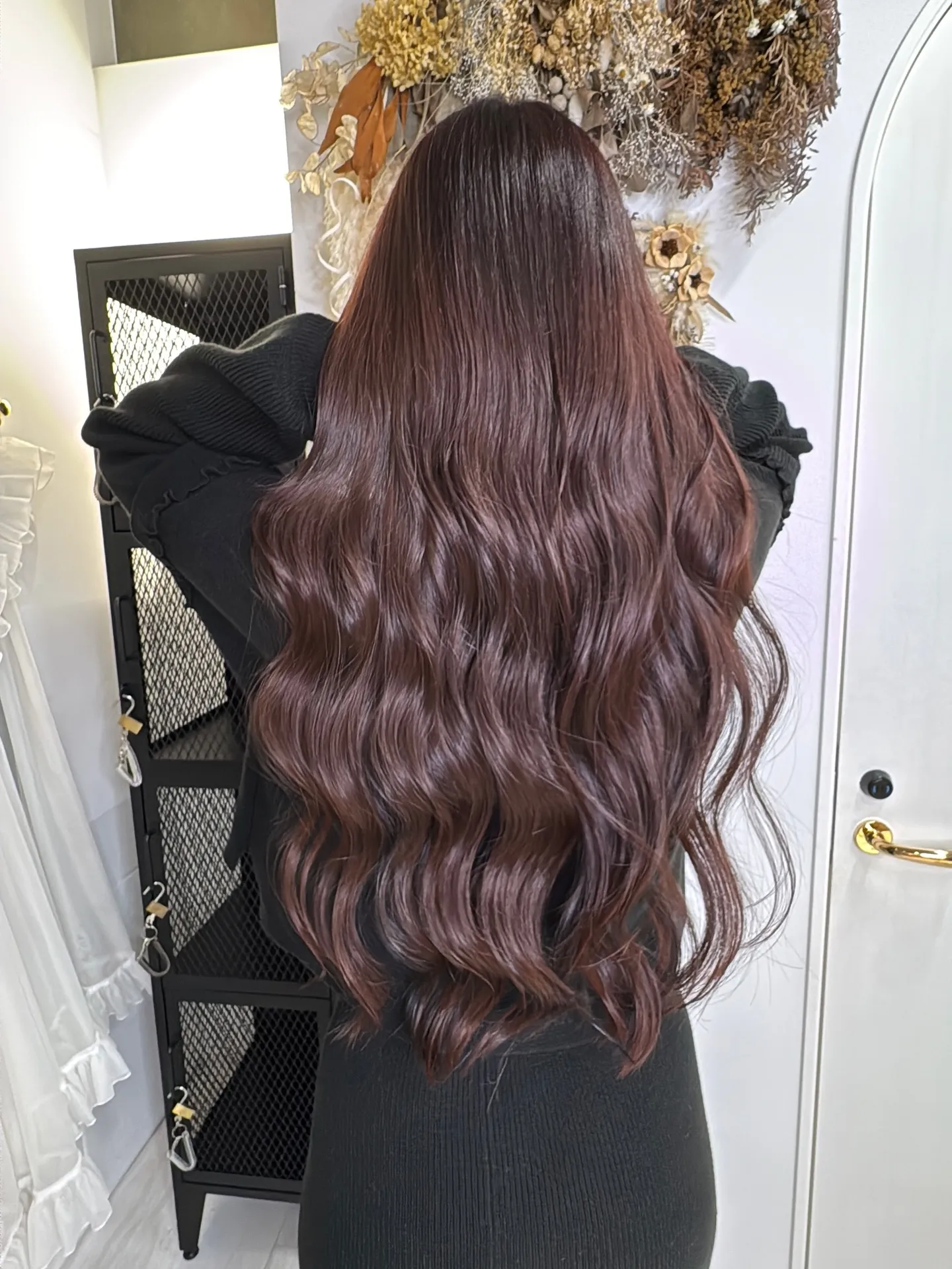 「ツヤが出ない」「重たく見える」「色持ちが悪い」